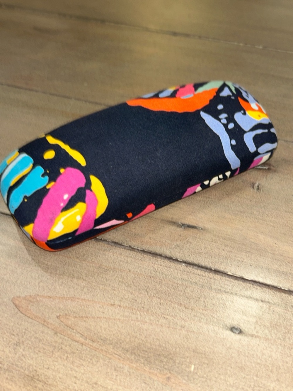 Vera Bradley Butterfly Flutter Clamshell Glasses Case